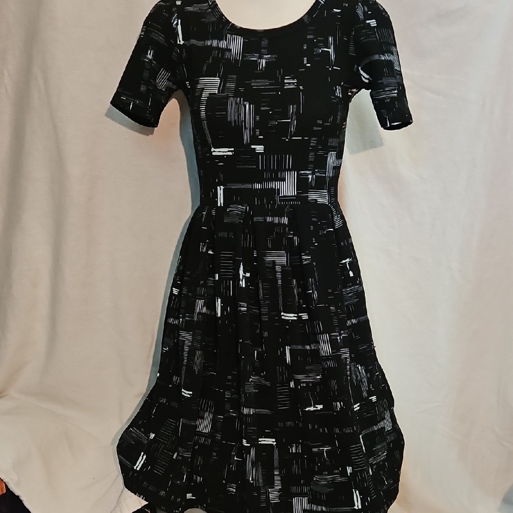 LuLaRoe XS Short Sleeve Dress